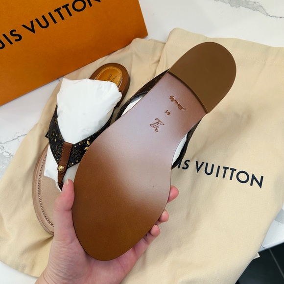 Women’s 41, Louis Vuitton Sunny Flat Thong Sandal NITB - Picture 4 of 6